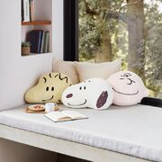 UNIQLO: Shop New Peanuts & Ottaipnu Collection Home Décor